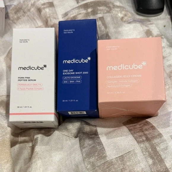 Medicube ultimate full Skincare Set New in Box 8 products! - Picture 7 of 11